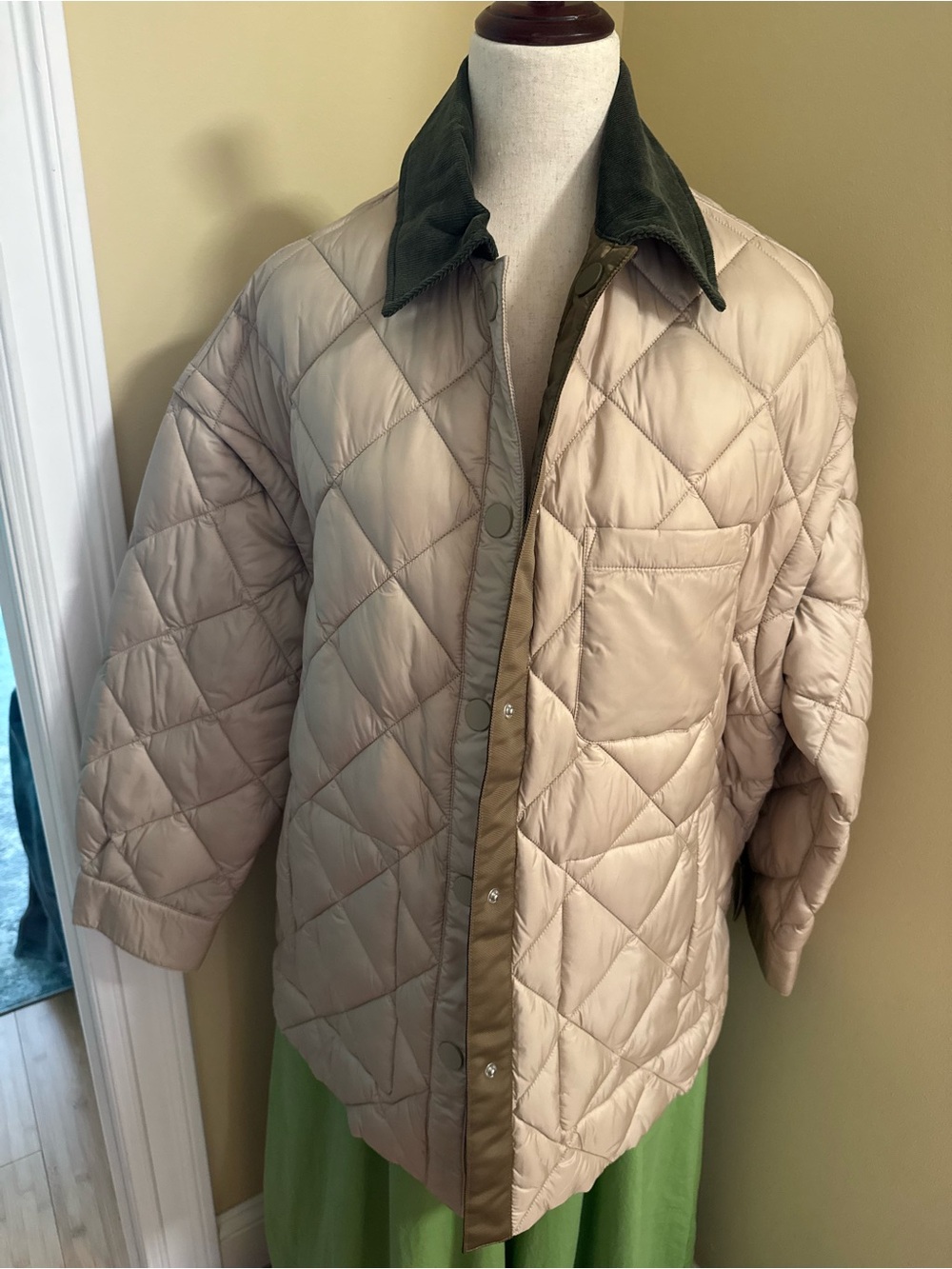 Beige Quilted Bomber Jacket with Contrast Collar
